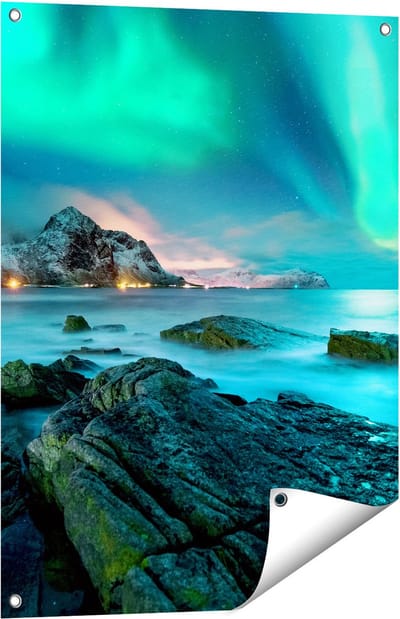 Gards Tuinposter Noorderlicht boven het Water bij Rotsen - 60x80 cm - Tuindoek - Tuindecoratie - Wanddecoratie buiten - Tuinschilderij