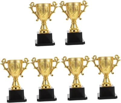 Kindertrofee Speelgoed - Plastic Bekers - Wedstrijden Belonen - Symbool van Eer - 14.3x9x8cm 3 Stuks - Goud