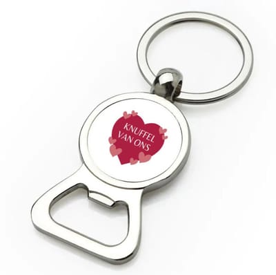 Akyol - knuffel van ons flesopener - Liefde - iemand die liefde nodig heeft - verjaardagscadeau - kado - gift - geschenk - 9 bij 3 cm