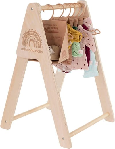 Cintre pour vêtements de poupée 31194, Miniland en bois, 44