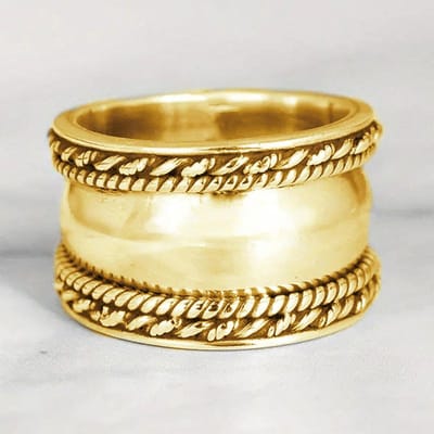 Huitan Gladde Metalen Ringen voor Vrouwen Kleur/Gouden Kleur/Zwart Eenvoudige Stijlvolle Vingerringen voor Vrouwen Hip Hop Y2K Meisjes Sieraden 12 beige