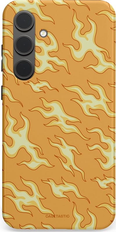 Casetastic Hoesje Geschikt voor Samsung S24 Plus - Stijlvolle Beschermende Duo-layer Case - Vlammen van passie