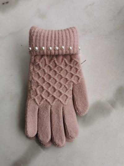 Warme roze dames handschoenen met geruit motief met overslag en witte parels aan de pols one size