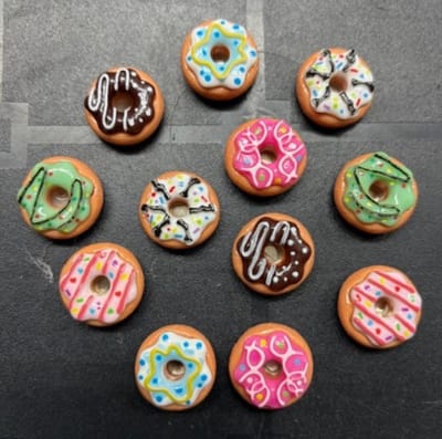TLVX 12 stuks Sterke Donuts Magneten 3D / Leuke Koelkastmagneten / Foto Magneet Toetje / Speel- en Leer / Magnets / Whiteboard / School / Kantoor / Notitie / Boodschappenlijst / Memo Bord / Schoolbord / Magnetisch / Gekleurde Ronde Donut Magneetjes