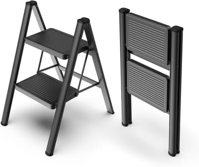 Moeve Keukentrap - Stevig en lichtgewicht, makkelijk op te bergen - Huishoudtrap inklapbaar - Opstapje - Trap ladder - Opstap krukje - 150 kg draagvermogen - Anti-slip - 2 treden - max. Hoogte 60cm - Zwart