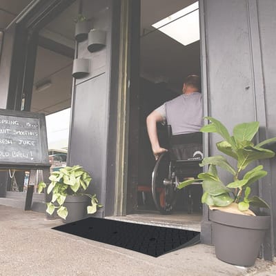 Verhoogde Drempelhelling voor Rolstoelen en Opritten - Antislip