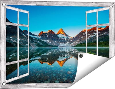 Gards Tuinposter Doorkijk Berg Assiniboine bij het Meer in Canada - 60x40 cm - Tuindoek - Tuindecoratie - Wanddecoratie buiten - Tuinschilderij