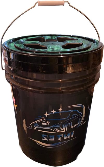 Autowasemmer - Wasemmer met deksel - Auto poetsen - Met grit guard - 20 Liter - Wit met blauw