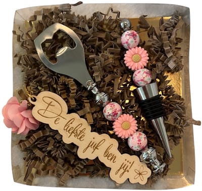 Set wijnstop, opener en sleutelhanger JUF | roze | cadeau | liefste juf | de liefste ben jij | einde schooljaar | topjuf | origineel cadeau