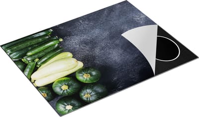 Chefcare Inductie Beschermer Courgettes op Zwarte Marmer - Groente - 77x59 cm - Afdekplaat Inductie - Kookplaat Beschermer - Inductie Mat