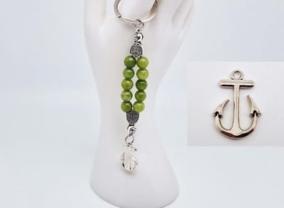 Handgemaakte Natuurstenen Sleutelhanger "Kraal Koreaanse jade "- Met metaal hanger - 8 mm diameter van de korrel- Mooie accessoire en decoratie voor de auto-Vaderdag Cadeau -Moderdag Cadeau - Cadeau vrienden