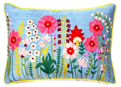 Only natural kussen katoen bloemen blauw met gekleurde bloemen geborduurd met denim 35 x 50