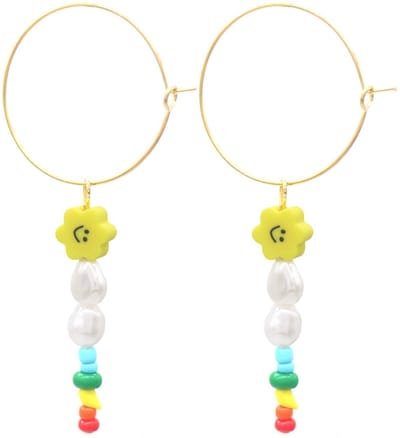 Oorbellen - ringen - oorringen - hanger - smiley - bloemetje - kralen - multicolor - goudkleurig - parelmoer - accessoire - sieraad - vrouwen - dames - zomer - vrolijk - tijdloos – hip
