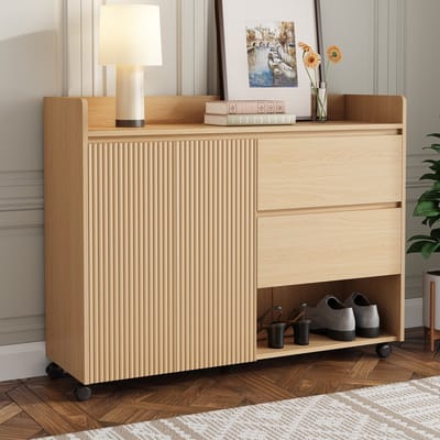 Schoenenkast, verrijdbare schoenenkast met wielen en remmen. Voorzien van een gebogen bovenkant, verstelbare planken en soft-close scharnieren.