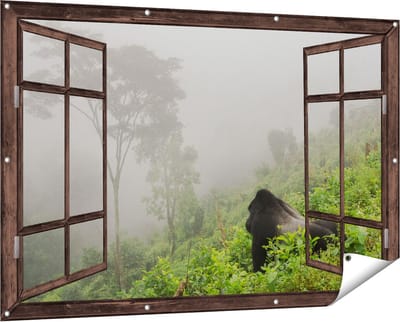Gards Tuinposter Doorkijk Gorilla in het Woud tijdens de Mist - 150x100 cm - Tuindoek - Tuindecoratie - Wanddecoratie buiten - Tuinschilderij