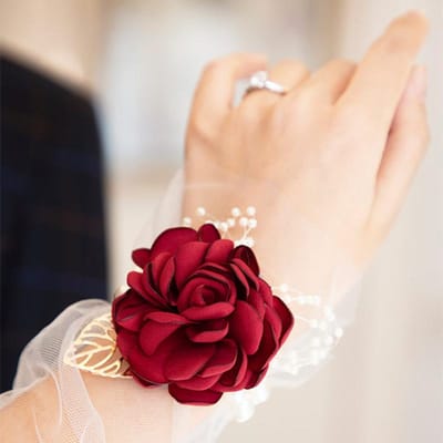 Polscorsage Trouwarmband voor Bruidsmeisje Bordeauxrode Zijden Polscorsage Bruidsmeisje Zusters Hand Bloemen Mannen Boutonniere beige
