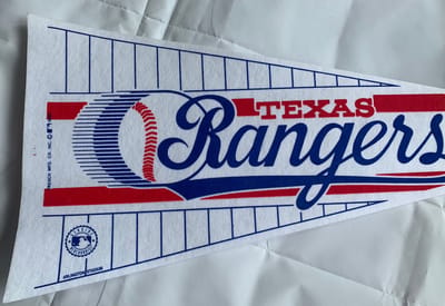 USArticlesEU - Texas Rangers- MLB - vintage Vaantje - Baseball - Honkbal - Sportvaantje - Wimpel - Vlag - Pennant - Rood/Wit/Blauw - 31 x 72 cm