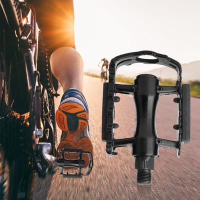 1 paar zwarte lichtgewicht pedalen van aluminiumlegering voor mountainbikes en racefietsen. Vervangend onderdeel voor de fiets. gray