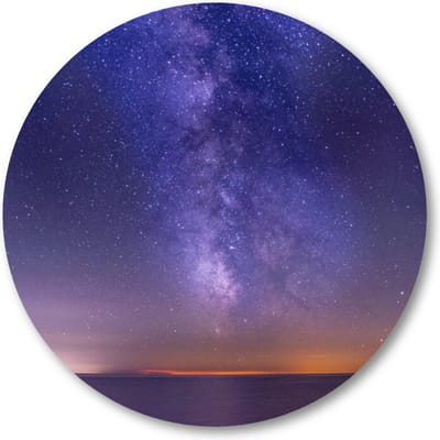 Adembenemende foto van de zee onder een donker paarse sterrenhemel - Muurcirkel Forex 40cm - Wandcirkel voor binnen - Besteposter - Sterren