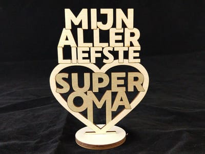 Tekst bord op Voetje - Mijn allerliefste Super Oma - Woodart