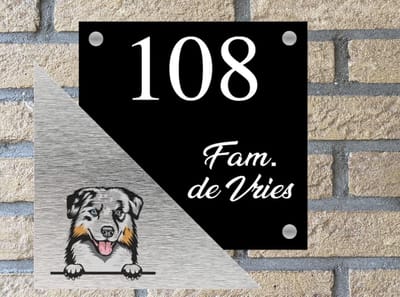 Naambordje / huisnummer voordeur hond Australian Sheppert met extra driehoek zwart