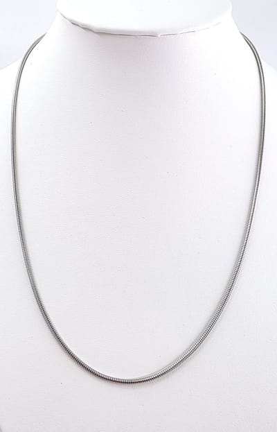 Halsketting - RVS - Slangen design - Zilverkleur - Soepel & Elegant - L 45cm * D 2mm - Dames - Tijdloze uitstraling - comfortabel en gemaakt van materiaal dat niet verkleurt en geen allergische reacties veroorzaakt.”