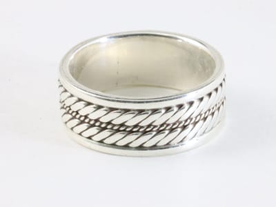 Zilveren ring met kabelpatronen - maat 16