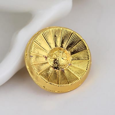Ace Attorney Apollo Justice Badge Broches Spelden Japan Advocaat Officier van Justitie Rechter Metalen Reversbadge Voor Mannen Tas Jas Sieraden Cadeaus beige