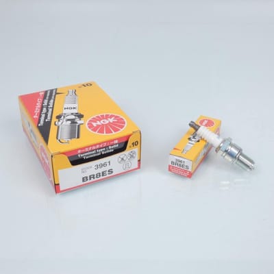 Bougie d'allumage NGK pour scooter Benelli 50 491 Gt 1998 à 2004 BR8ES par 10