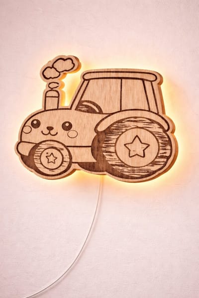 Tractor Nachtlamp Kinderkamer – Houten LED Wandlamp – Nachtlamp kind - Jongens kamer - Warm Sfeerlicht – Kinderlampje - Babykamer- Met Snoer & Schakelaar – E14 Fitting – Voor Binnen