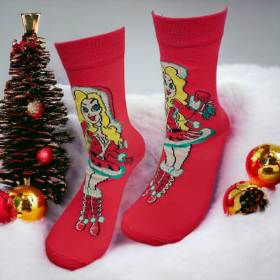 Kerstsokken - Kerstcadeau - Kerstvrouw sokken - Kado - Grappige sokken - Leuke sokken - Vrolijke sokken - Luckyday Socks - Rode sokken - Kerst Cadeau sokken - LuckyDay Socks - Sokken waar je vrolijk van wordt - Maat 37-44