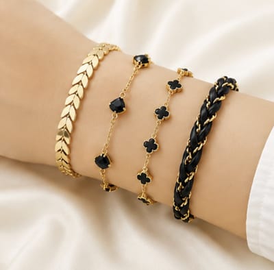 4 kleine armbanden - Vrouwen armbandjes - Goudkleurig - cadeau - verjaardag cadeau - set