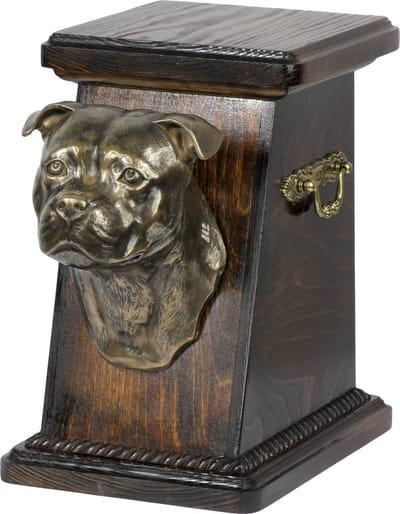 Elegante urn voor American Staffordshire Terrier met hondenbuste