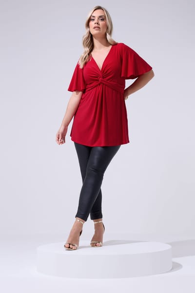 Yours London Rode Top Met Knoopdetail Aan De Voorkant Size 42