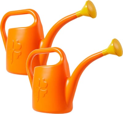 Set van 2x stuks oranje kunststof bloemen/planten gieters met broeskop/sproeikop 1.8 liter - Tuinieren - Gieters voor buiten