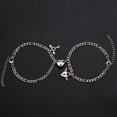 Lot de 2 bracelets d'attraction magnétiques en forme de cœur pour couples, en acier inoxydable, avec fermoir en forme d'aile d'ange, pour hommes et femmes, bijoux à breloques, cadeaux