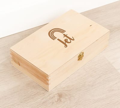 Houten kistje 'Jet' Regenboog - Tekenkist - Herinneringsdoos - Kraamcadeau - Knutseldoos - Memorybox - Baby - Geboorte