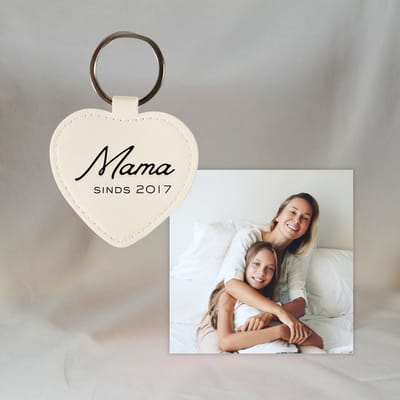 Gepersonaliseerd Cadeau voor Mama - Magneet Tegeltje met Foto - Sleutelhanger met Tekst Cadeau - 2 stuks - Mama Sinds (Jaar) - Eigen Tekst Cadeau - Eigen Foto Cadeau - Moederdag - Moederdag Cadeautje - Moederdag Cadeau
