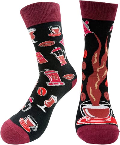 Grappige Koffie Sokken met Kopjes, Koffiebonen en Koffiemaker - maat 36-40 - Verschillend paar zwart/rood