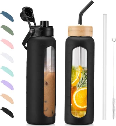 Famanu - 900 ml glazen waterfles met rietje en 2 deksels glazen koffiekop met tijdmarkering en siliconen beschermer glazen beker voor dranken Soda Cola BPA-vrij, zwart