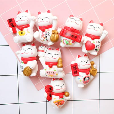 Gelukskat Ornament Zwaaiende Arm Fortuin Kat PVC Dier Figuur voor Huisdecoratie 8 Stuks in Set 8 Stuks red