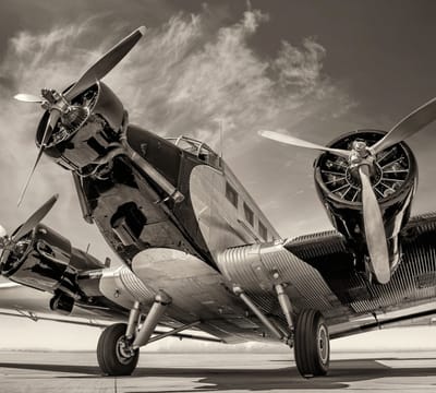 Vintage propeller vliegtuig - Fotobehang (in banen) - 250 x 260 cm