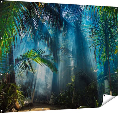 Gards Tuinposter Dichtbegroeide Jungle met Zonnestralen - 150x120 cm - Tuindoek - Tuindecoratie - Wanddecoratie buiten - Tuinschilderij