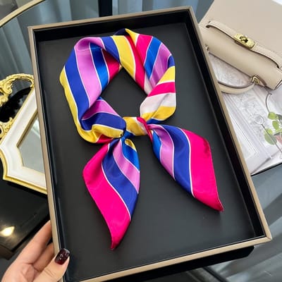 Écharpe Carrée en Soie de Luxe pour Femmes Hijab Bandeaux pour Cheveux Foulard de Cou Châle en Satin Bandeau de Tête Wraps Mode Bandana blue