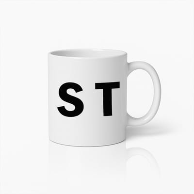 Minimalistische Letter ST Koffiemok 330ml – Moderne Monogram Mok – Uniek Cadeau voor Thuis, Kantoor & Persoonlijk Gebruik