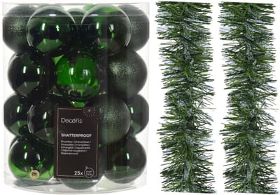 Kerstversiering set - donkergroen - kerstballen 6 cm en kerstslingers - kunststof
