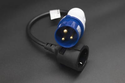 Industriële Adapter - CETAC naar Schuko Stekker met 0,3 m Kabel voor Camping en Caravans