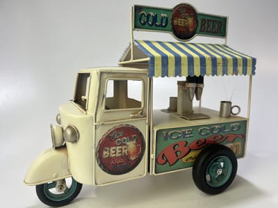 Tuk tuk Bier verkoop wagentje wit/creme metaal