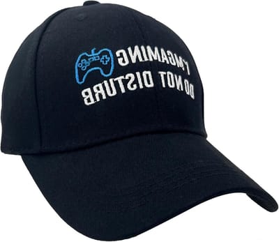 Leuke cadeaus voor mannen en jongens vanaf 12 jaar: zwarte baseballcap, sokken en feestelijke kerstgeschenken voor tieners