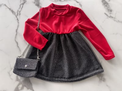 Baby meisjes velours jurkje met glitters en bijpassend tasje "Rood/Zwart", verkrijgbaar in de maten 80 t/m 104